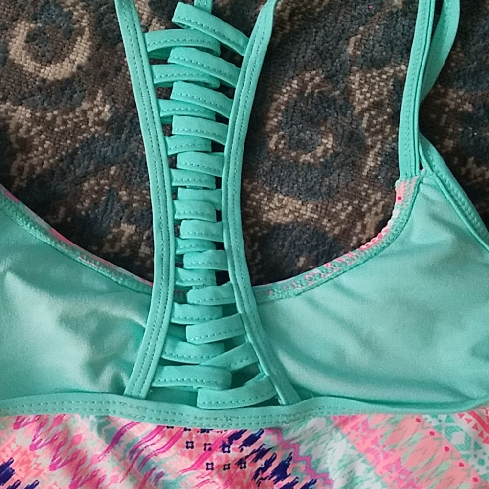 Swimsuit - Picture 3 of 4